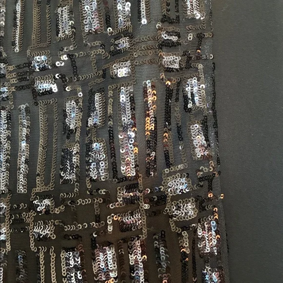 NWOT Worthington black pencil skirt with sequins Size 16 polyester blend - Picture 2 of 5